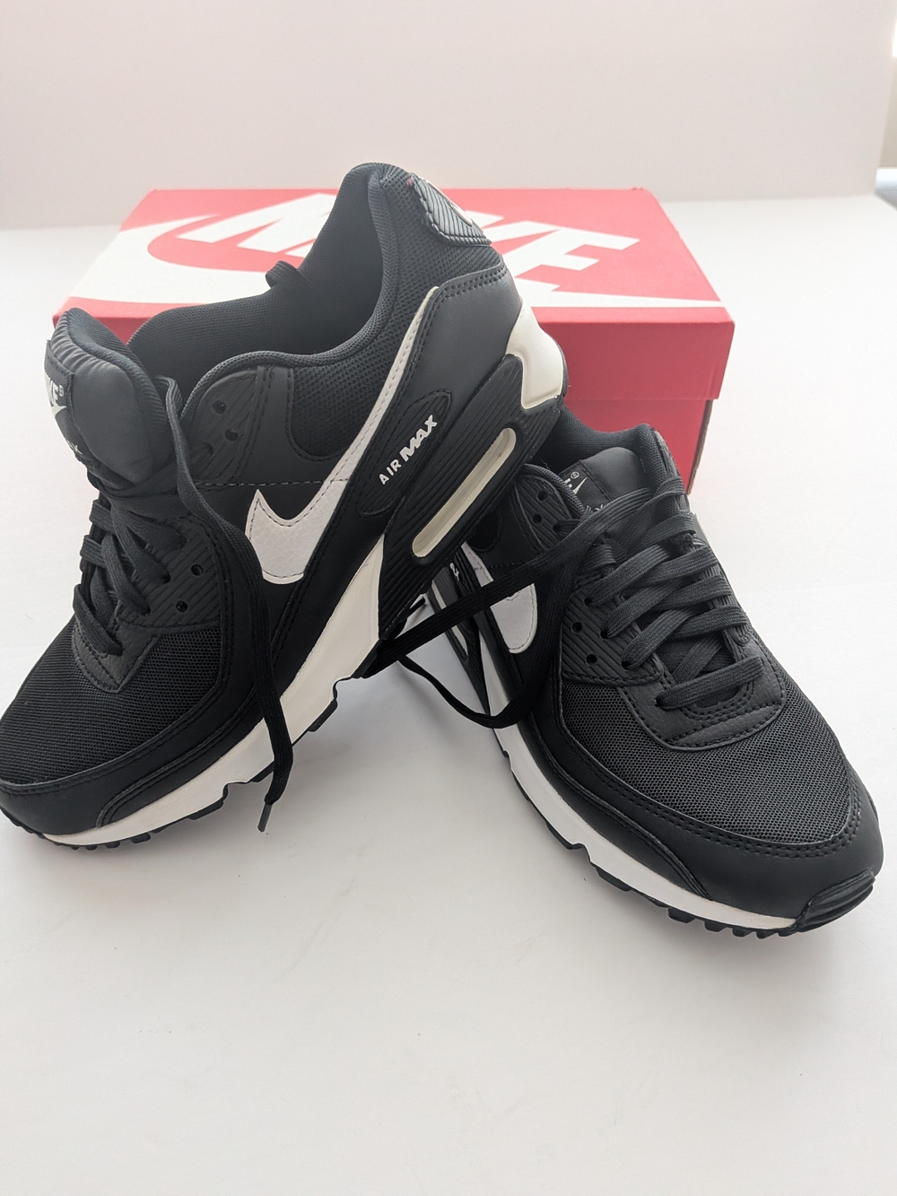 Nike Air Max Women's Black/White Casual Sneakers